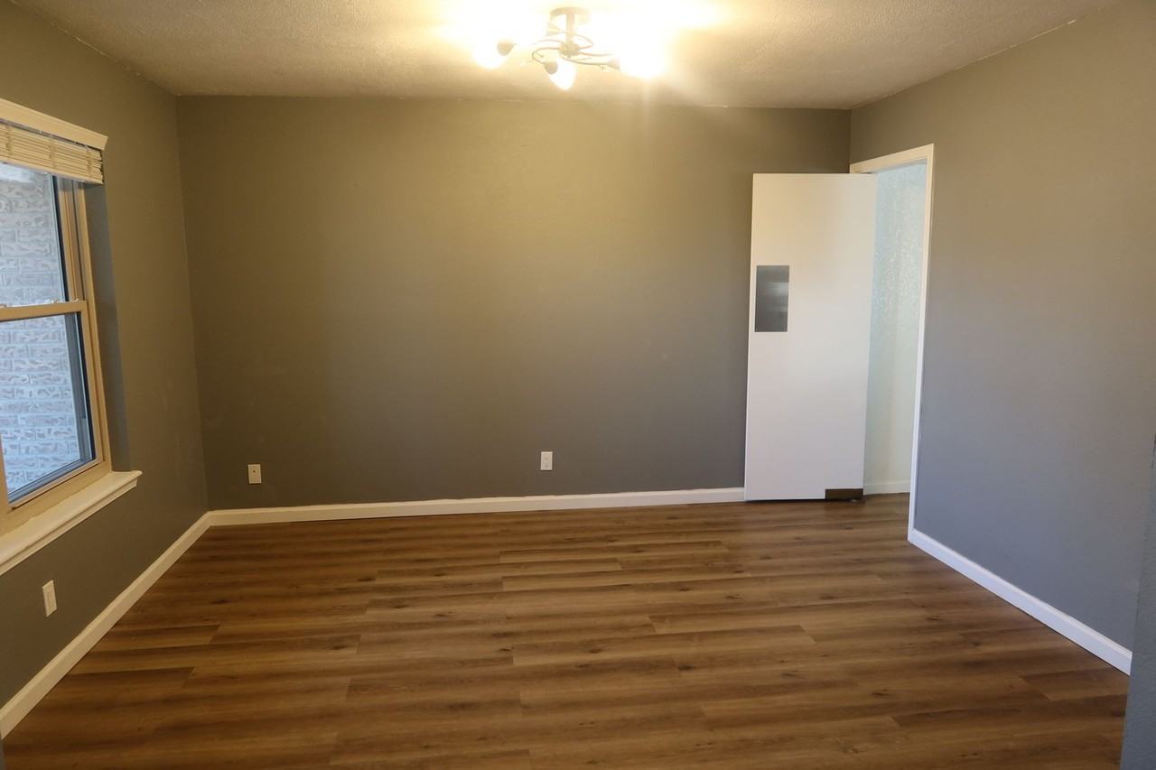 6604 Amposta Dr - Photo 3 of 26