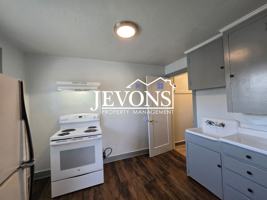 featured image of 303 S 2nd St