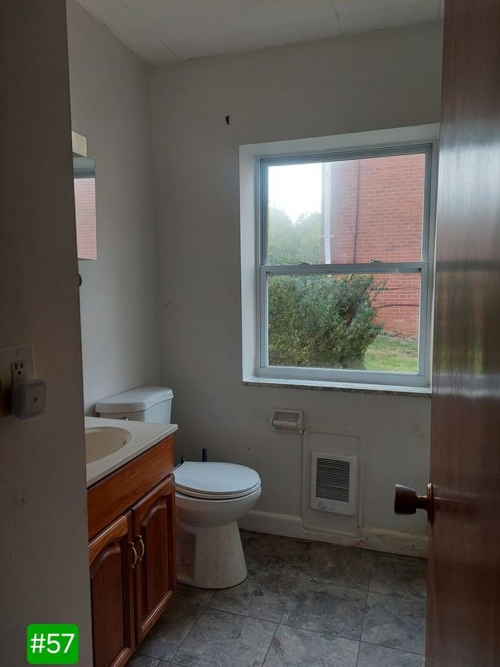 Greenock Manor 2 bedroom 1 bath apartment - Photo 5 of 7