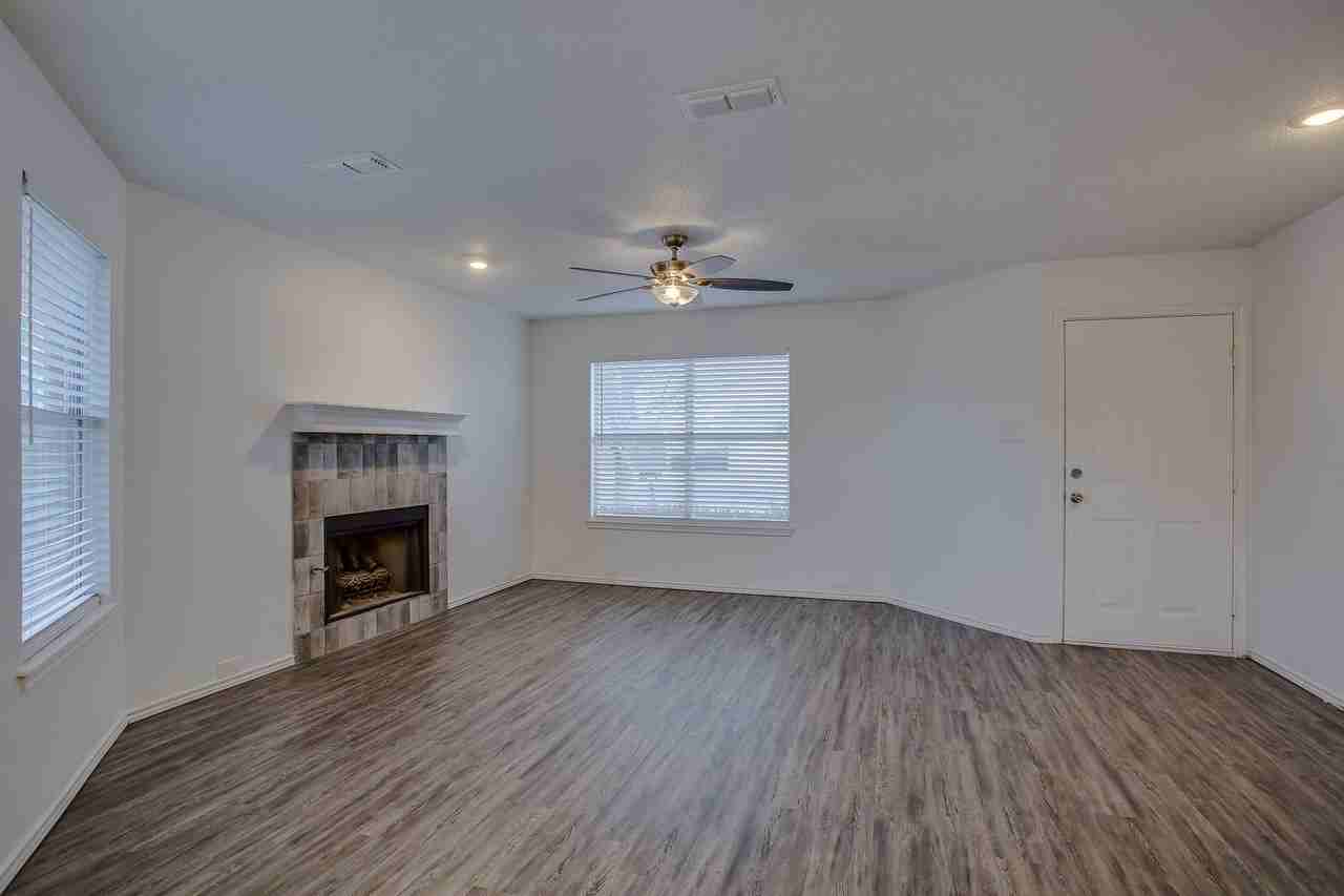 2516 108th Dr - Photo 3 of 18