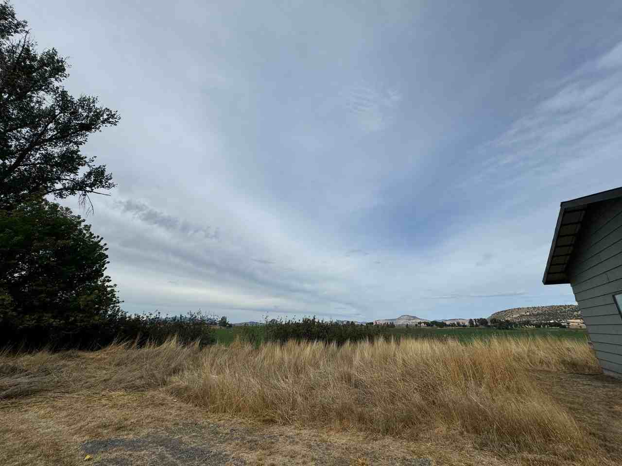 8657 Elliott Rd - Photo 2 of 32