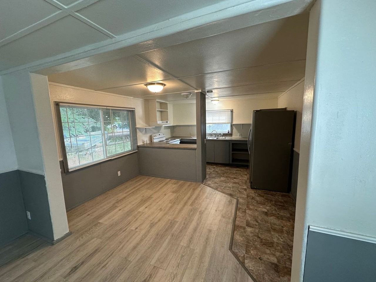 1546 Gary Street - Photo 4 of 11