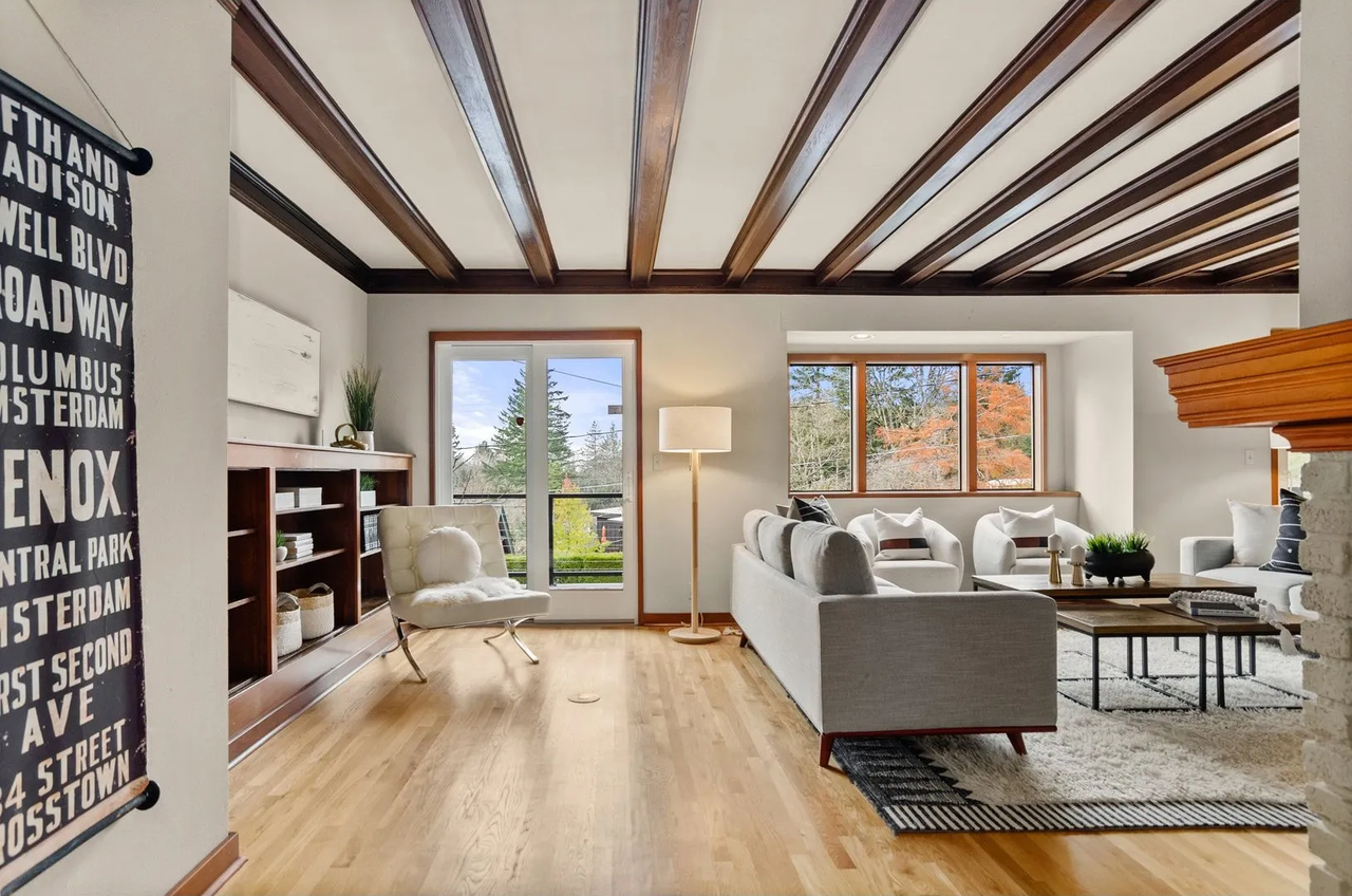 3900 Southwest Hillsdale Avenue - Photo 3 of 30