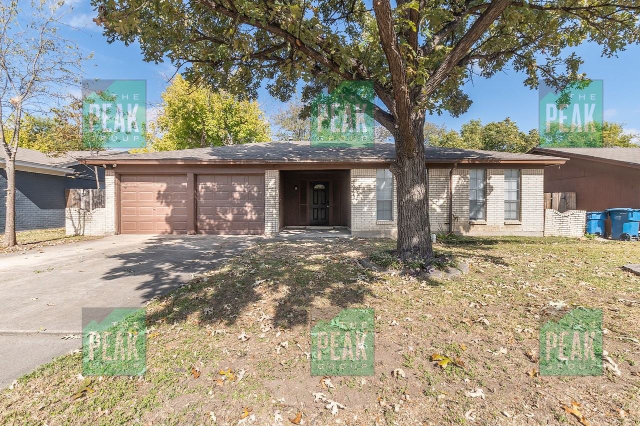 1725 Continental Dr - Photo 3 of 28
