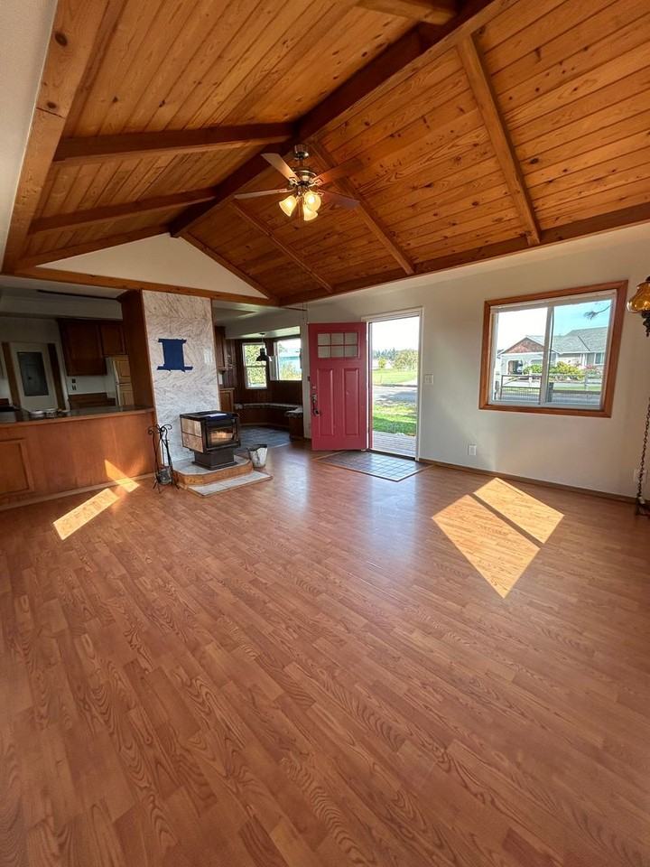 735 Holbrook Rd - Photo 6 of 15