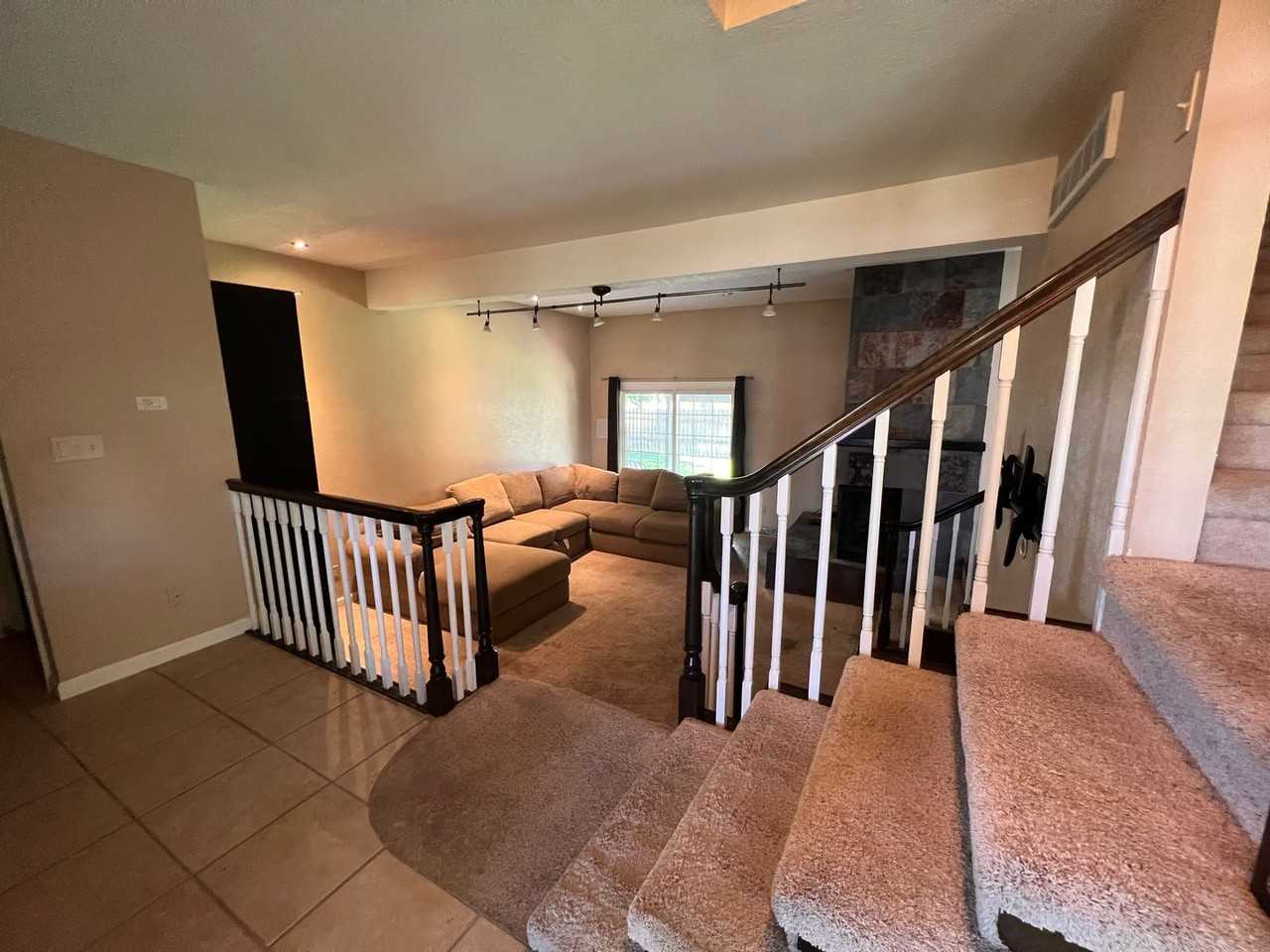 1213 N Main St - Photo 2 of 36