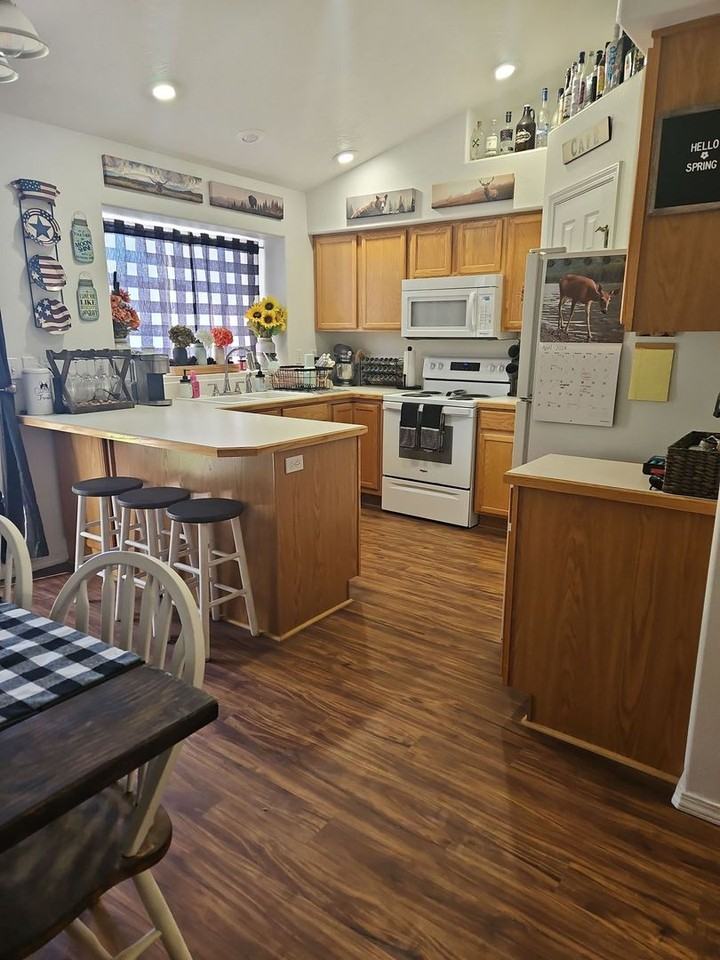 1463 W Mchenry St - Photo 2 of 3