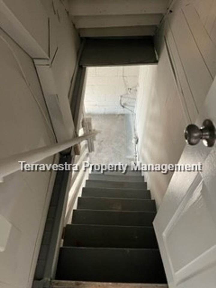 7 Green St W - Photo 3 of 18