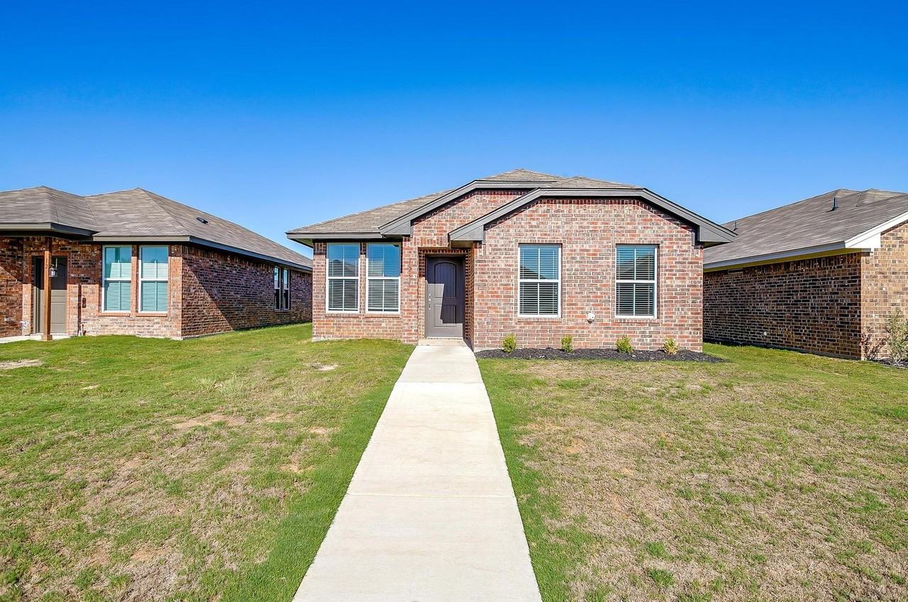 1251 Trailside Dr - Photo 3 of 19