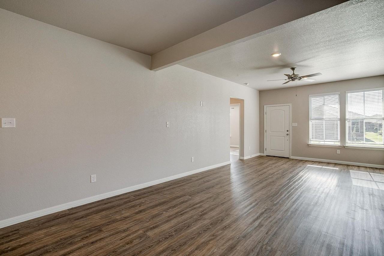 1251 Trailside Dr - Photo 4 of 19