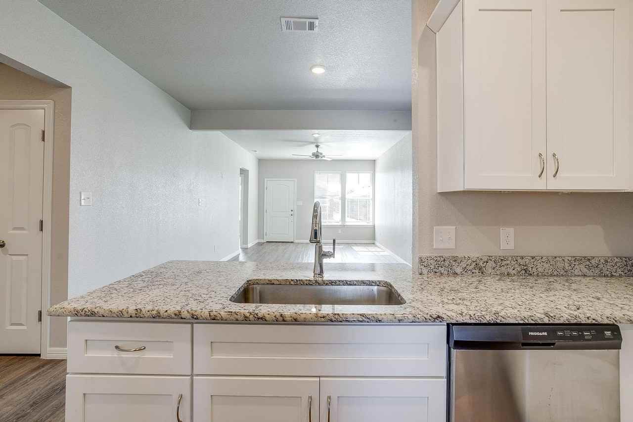 1251 Trailside Dr - Photo 7 of 19