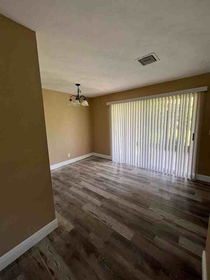 2473 Se Washington St N - Photo 7 of 13