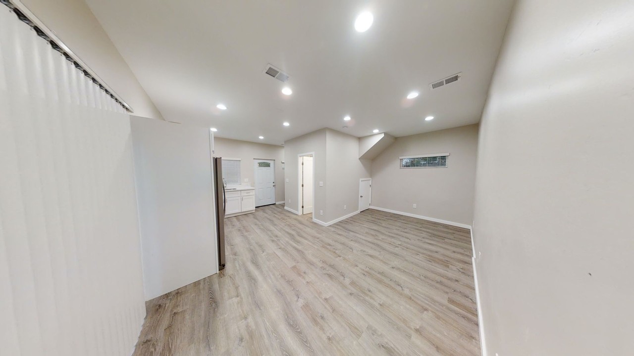 6330 Montezuma Rd - Photo 6 of 21