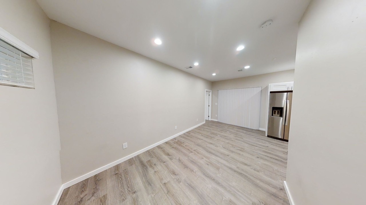 6330 Montezuma Rd - Photo 7 of 21