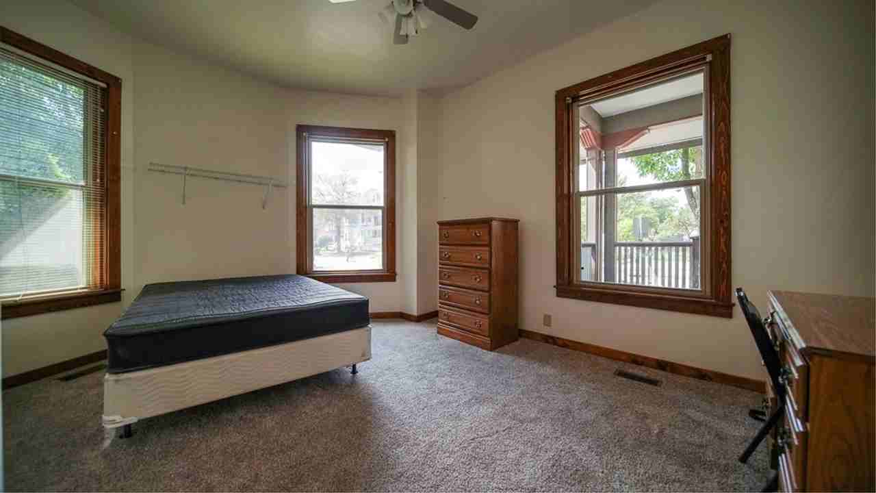 151W - Photo 3 of 50