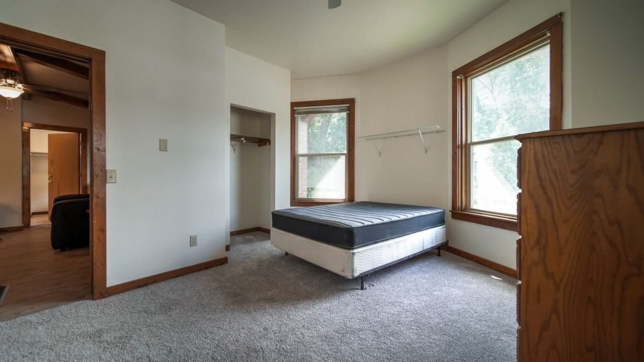 151W - Photo 7 of 50