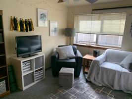 featured image of 230 W Lakelawn Pl