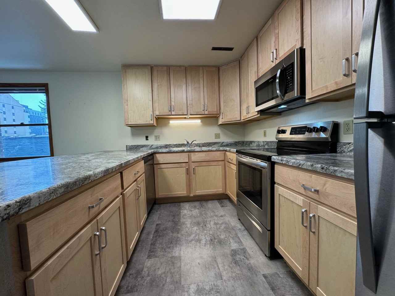 408 - Photo 3 of 50