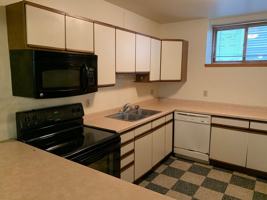 featured image of 415 N Henry St