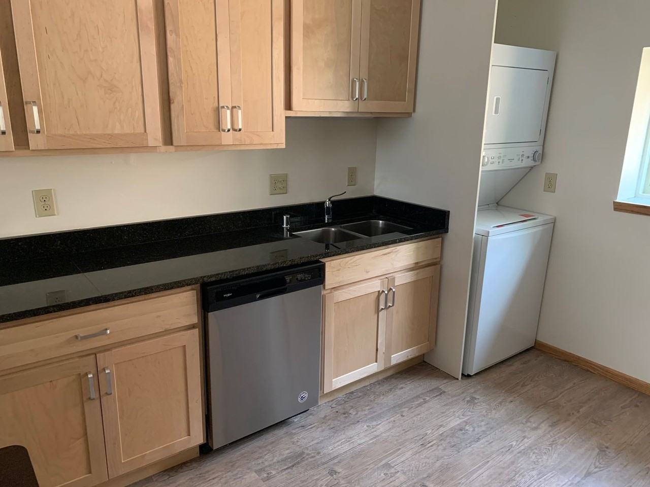 415 - Photo 3 of 34