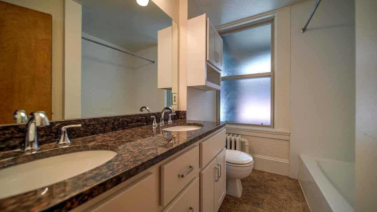 416-418 - Photo 4 of 50