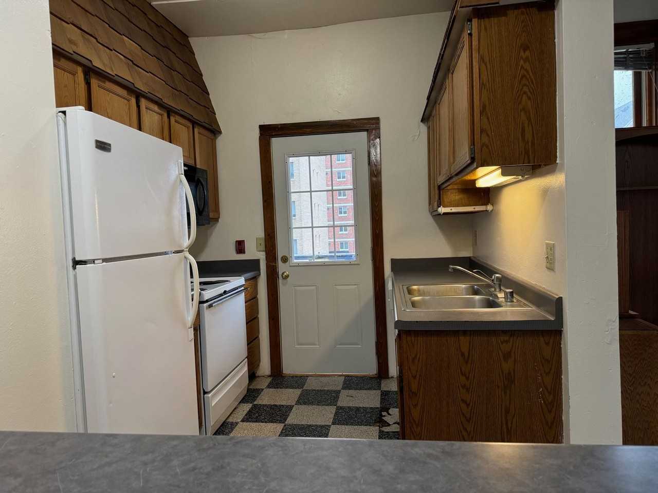 629 - Photo 5 of 9