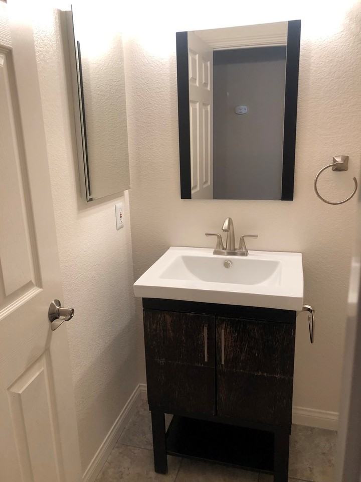 13083 Troy Ct - Photo 5 of 16