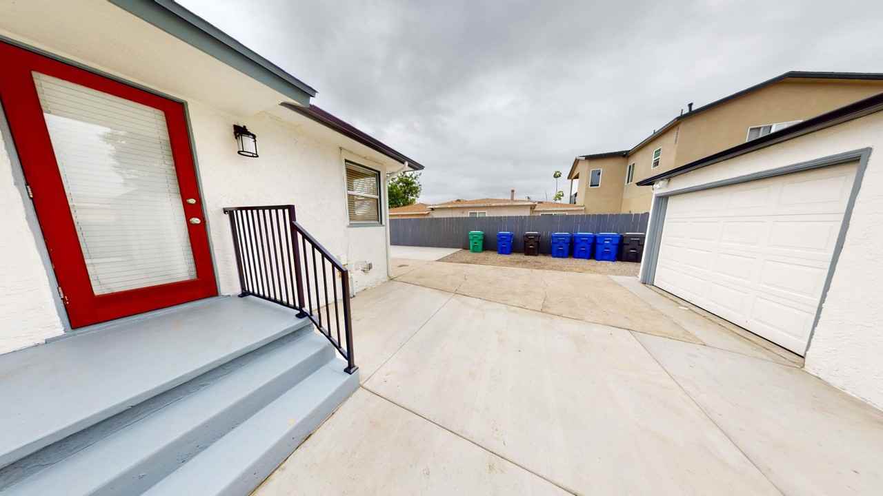 4815 62nd Street - Photo 4 of 18