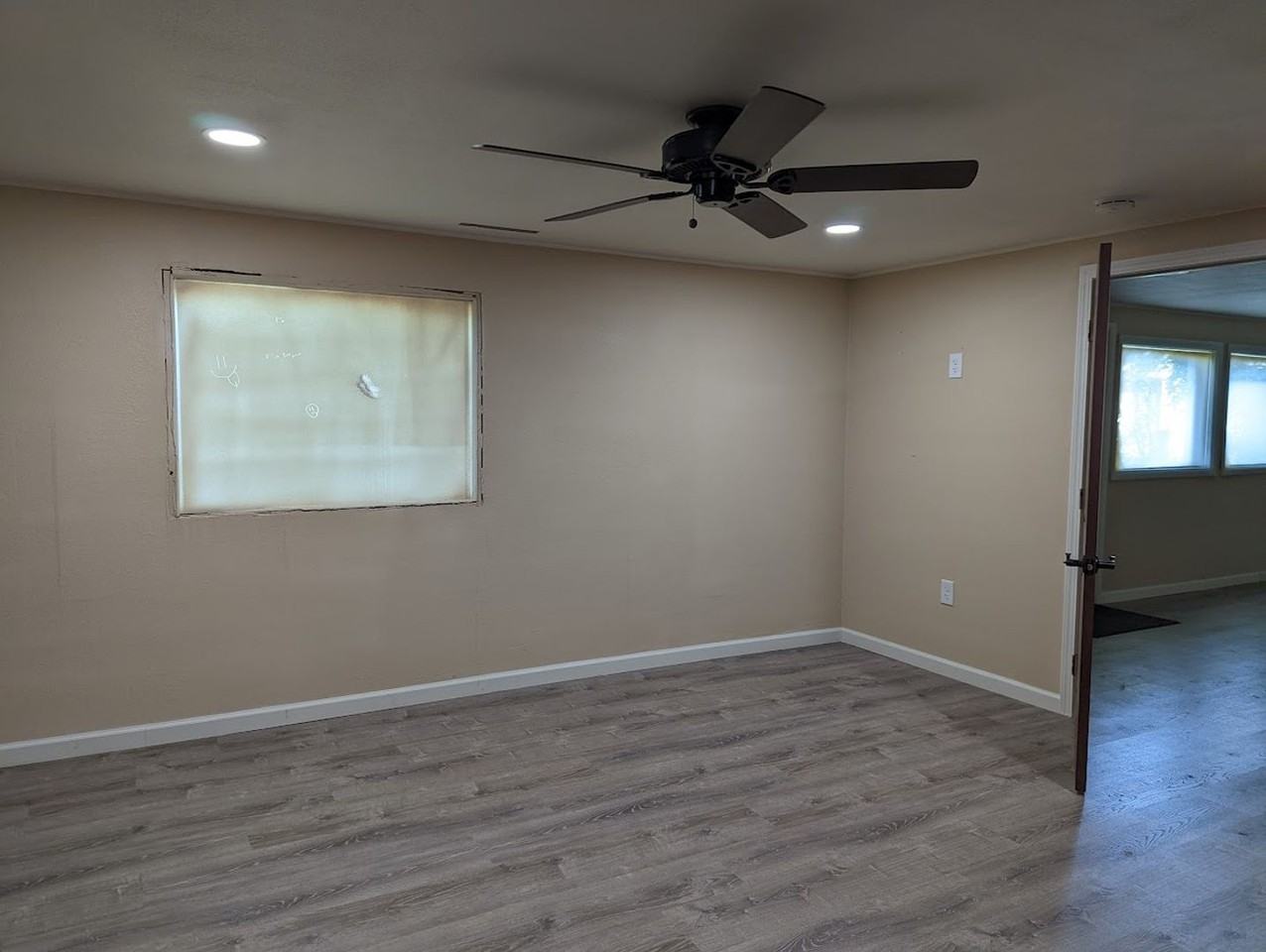 3134 8th St - Photo 3 of 24