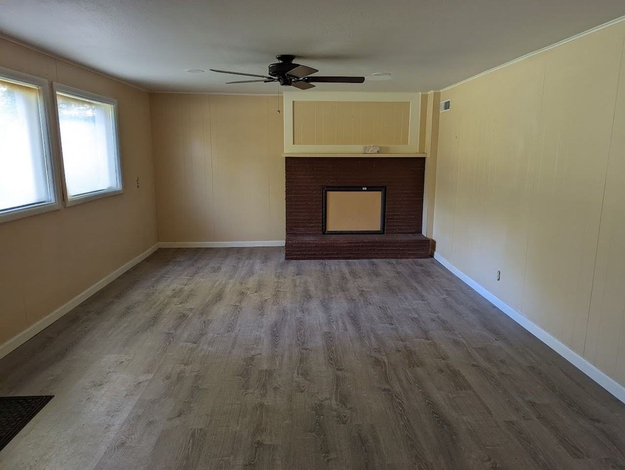 3134 8th St - Photo 5 of 24