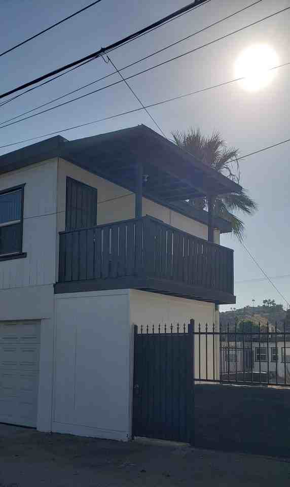 3957 1/2 Genevieve St - Photo 3 of 3