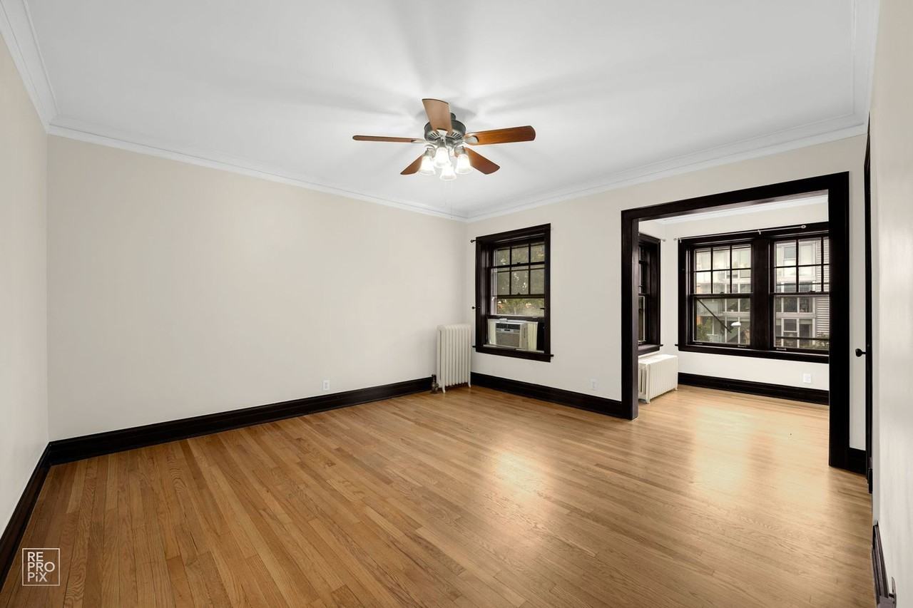 1146 Ontario St - Photo 3 of 10
