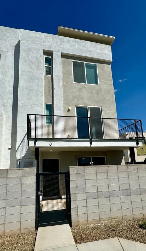 825 North 9th Avenue #10 - Photo 3 of 43