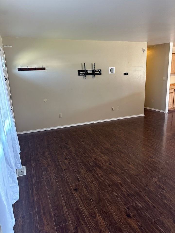 9177 Space St Ne - Photo 6 of 14