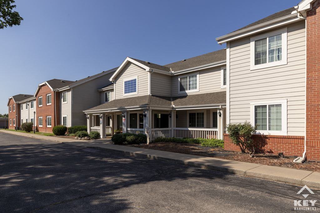 Huston Center - Senior, Age 55+ - Photo 2 of 16