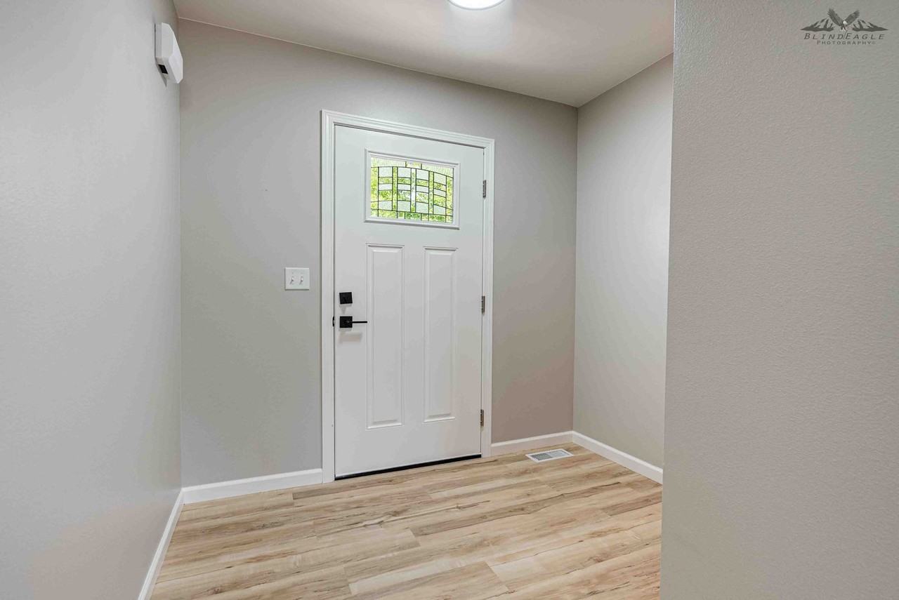 5943-5945 E. Porcupine Avenue - Photo 7 of 26