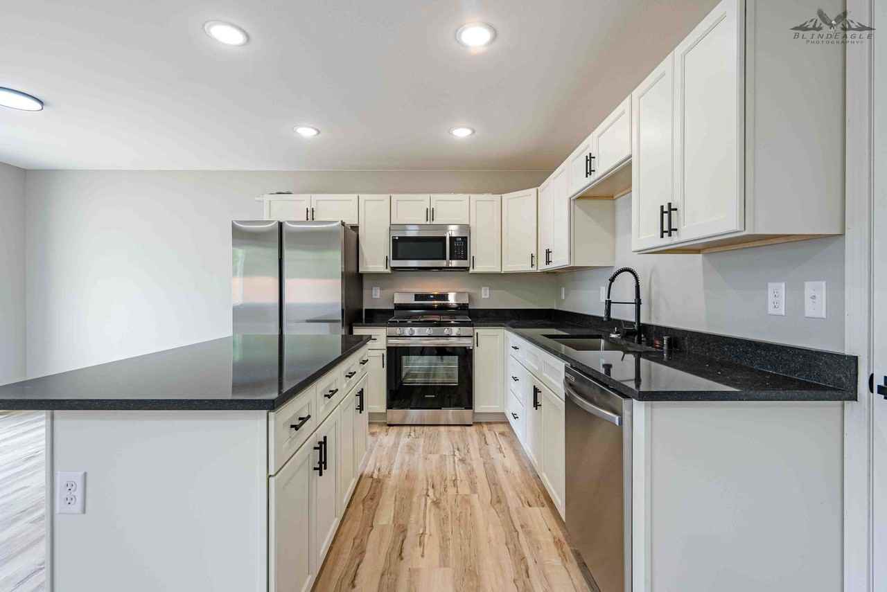 5943-5945 E. Porcupine Avenue - Photo 4 of 26