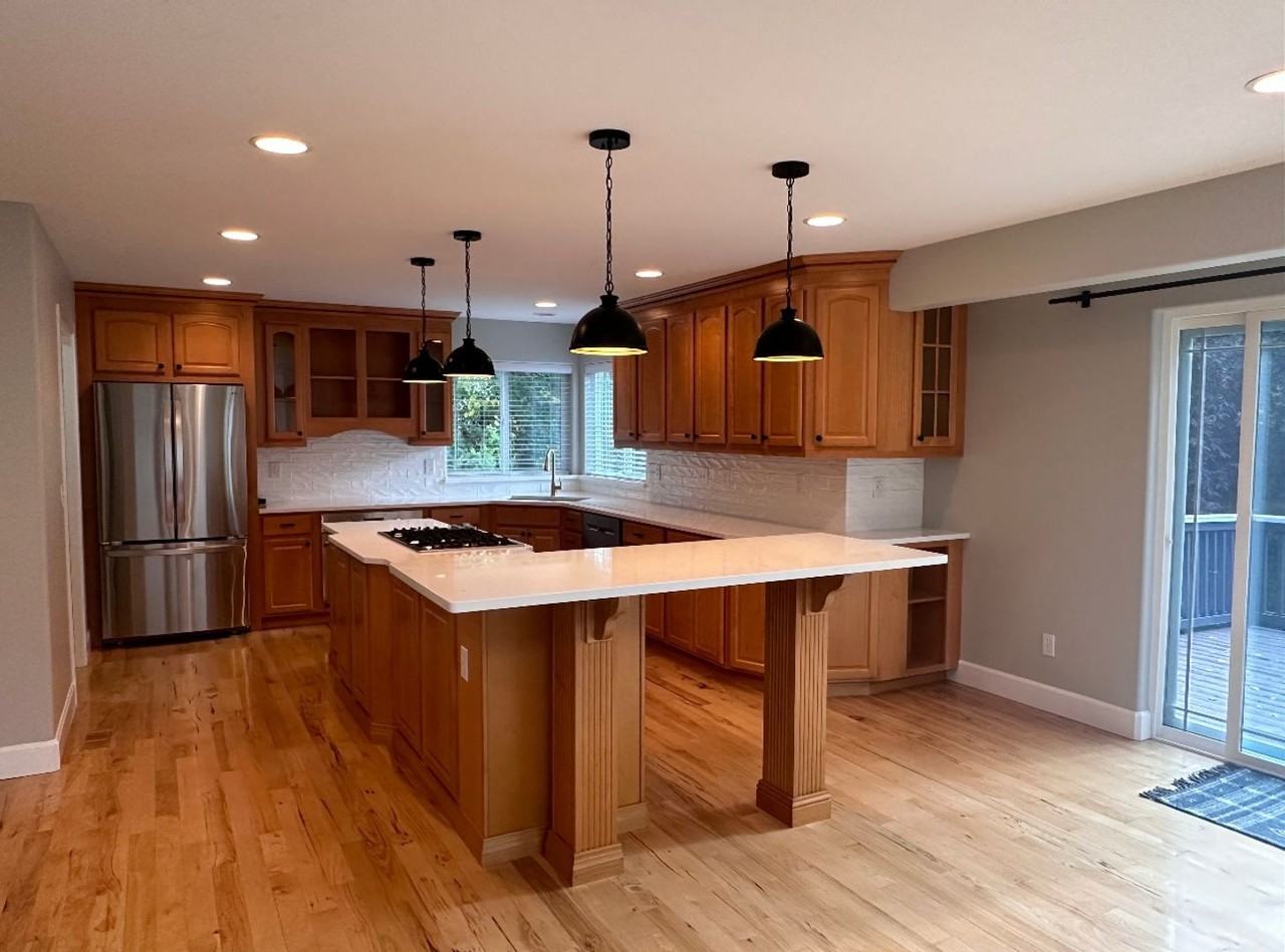 16014 Seville Cir - Photo 2 of 34