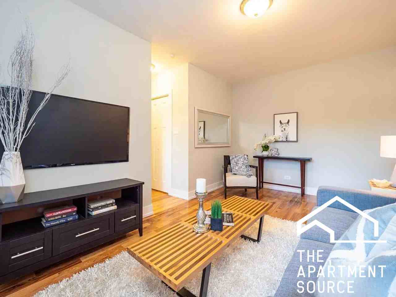 2912 N Mildred Ave #GR - Photo 3 of 7