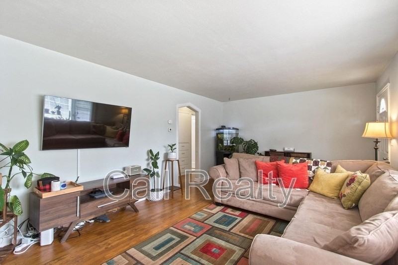 1117 E 33rd Ave - Photo 3 of 25