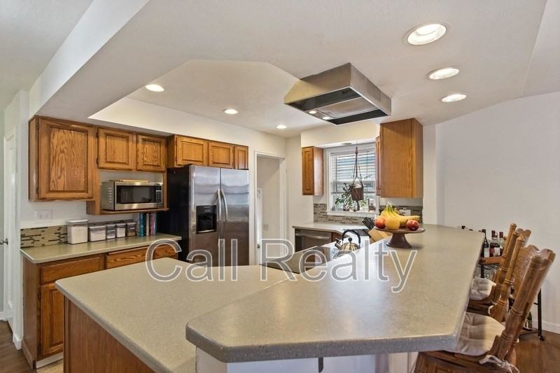 1117 E 33rd Ave - Photo 5 of 25