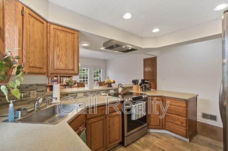 1117 E 33rd Ave - Photo 6 of 25