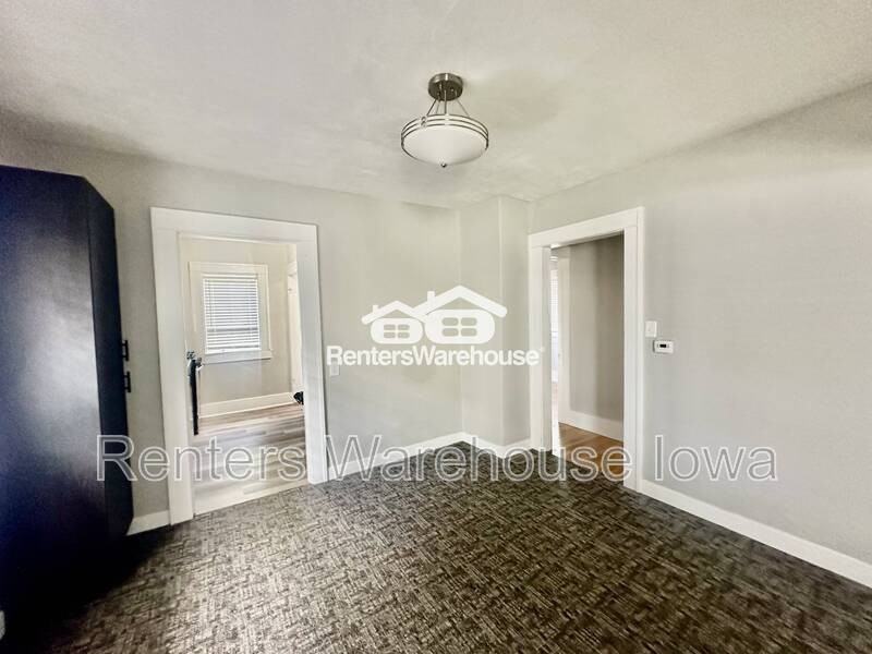 2402 Lyon St - Photo 3 of 20