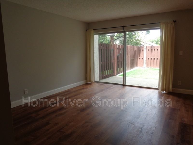 6841 Nw 29th Ave - Photo 3 of 33