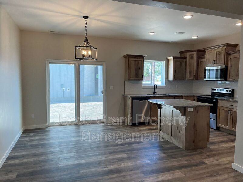 1645 S Bellin Rd #304 - Photo 4 of 14