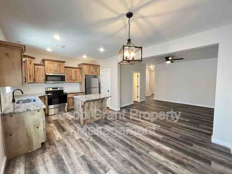 1645 S Bellin Rd #304 - Photo 5 of 14