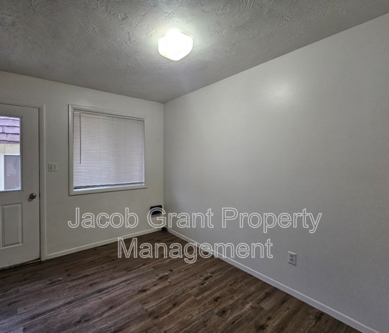 731 N Fanning Ave #735 - Photo 5 of 11