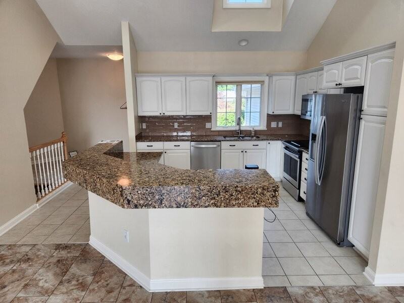 14155 Pinnacle Pointe Dr - Photo 3 of 36