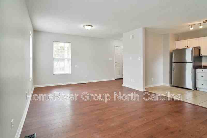 904 Benjamin Bensen St - Photo 2 of 18