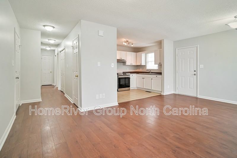 904 Benjamin Bensen St - Photo 3 of 18